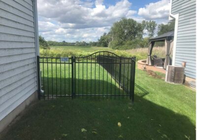 an black aluminum fence